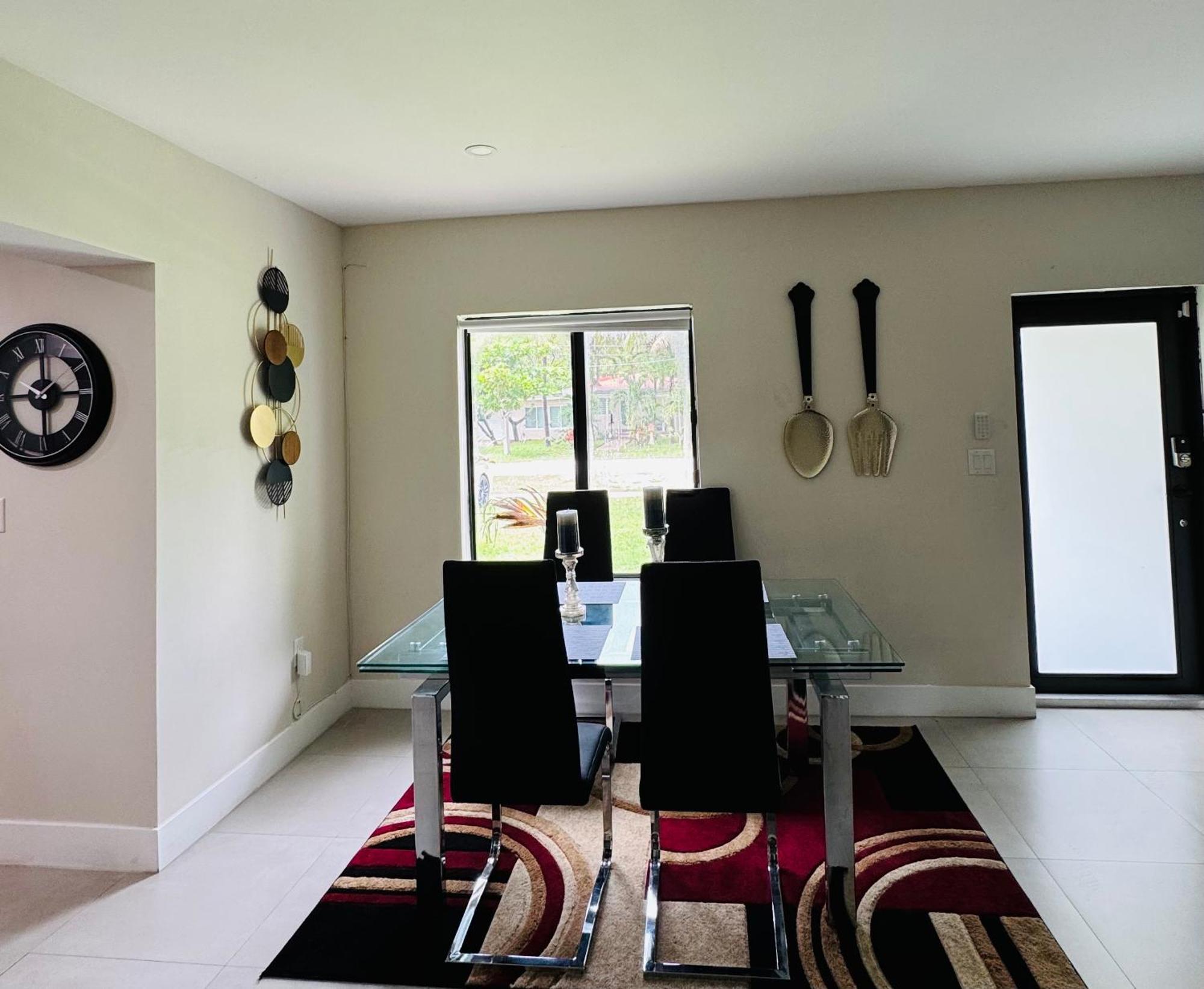 Charming 3-Bedroom House With Wifi, Ac In Pleasant North Miami Exterior foto